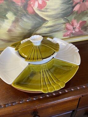 Lazy Susan Serving Tray with Lid